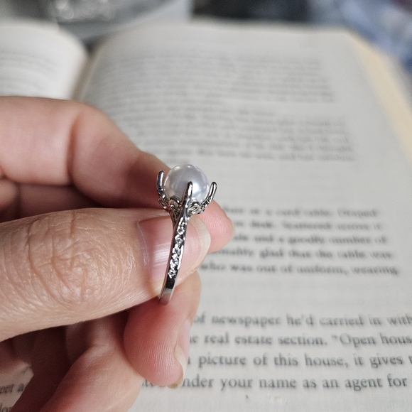 YNS Generic Silver Ring with Pearl Accent Size 6 - Picture 2 of 8